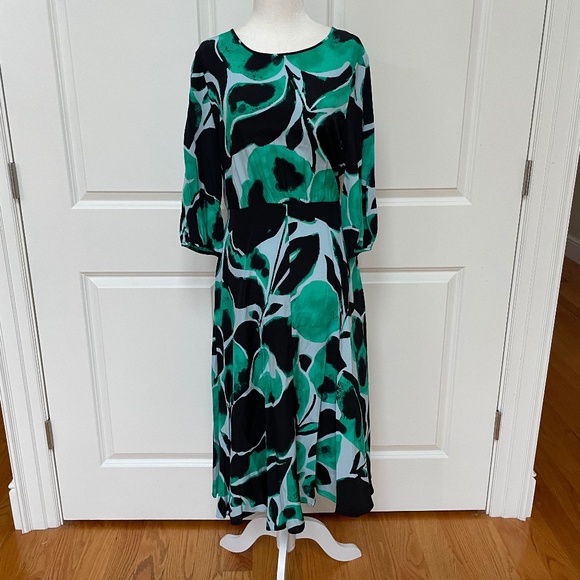 Bliss Gathered Printed Silk Crepe De Chine Midi Dress from DIANE VON FURSTENBERG - Picture 5 of 10